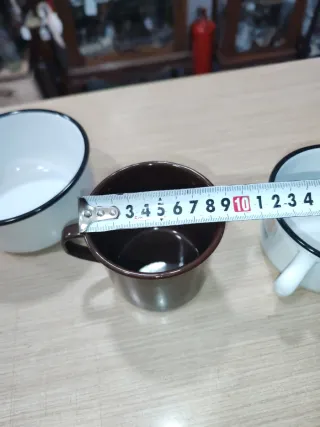 Tazze smaltate di vari modelli