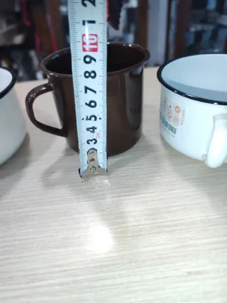 Tazze smaltate di vari modelli