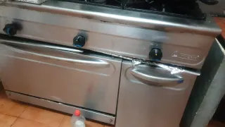 Cocina Industrial Mundigas con horno