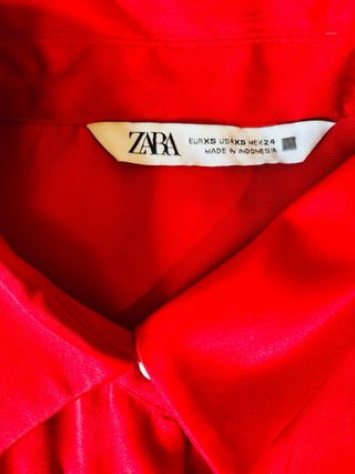 Camisa Zara Roja Satinada Fluida Talla XS