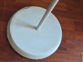 Lámpara de pie blanca