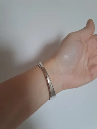 Bracciale in acciaio con pietra blu