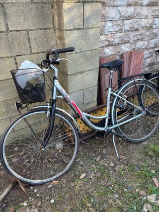 Bicicleta urbana con cesta - para reparar