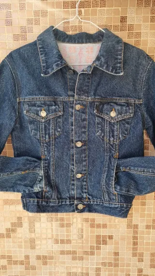 Cazadora vaquera customizada con tatreez palestino