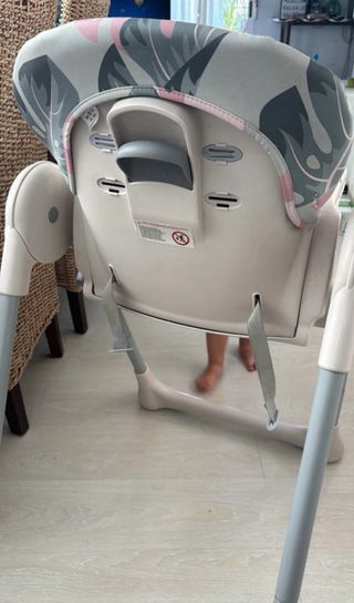 Trona de bebé con estampado floral