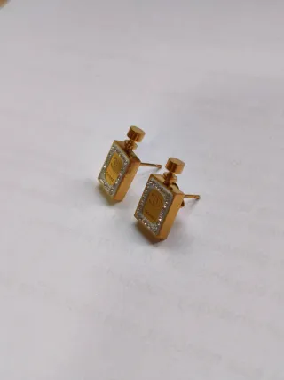 Pendientes Chanel Dorados y Blancos