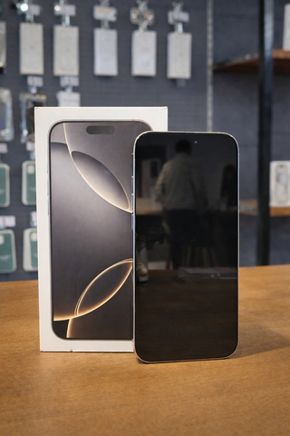 IPHONE 16 PRO MAX 1TB TITANIUM NATURAL 98% BAT