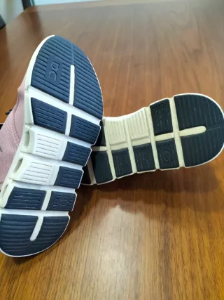 Zapatillas On Talla 28.5 Rosa/Blanco