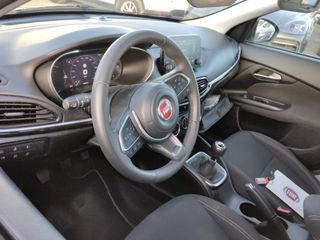 Fiat Tipo   HB Life 1.6 Mjet Diesel 95kW (130CV)