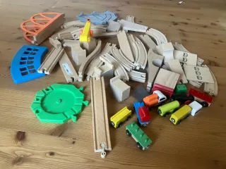 Trenes de madera Ikea con vías