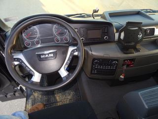 MAN TGS 26 440-CAMIONES GANCHO + GRUA