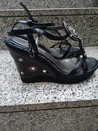 Sandali con zeppa Vintart neri