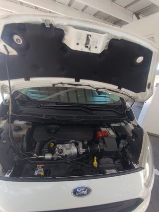 Ford Transit Courier 2017