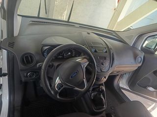Ford Transit Courier 2017