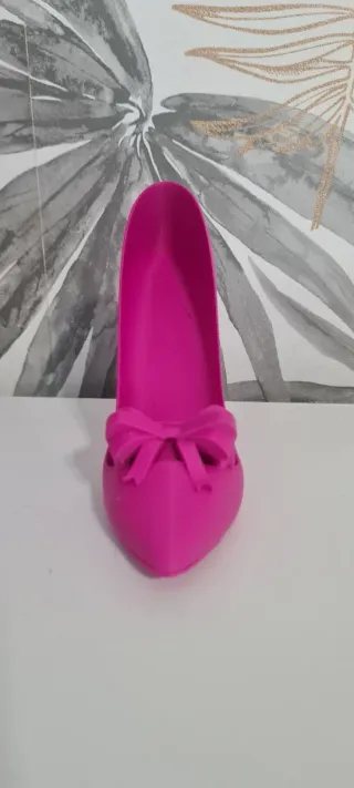 Soporte móvil zapato tacón rosa