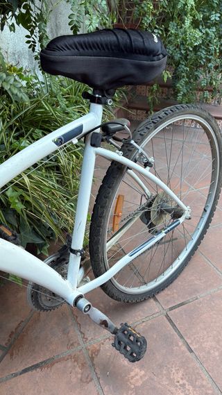 Bicicleta B'twin blanca