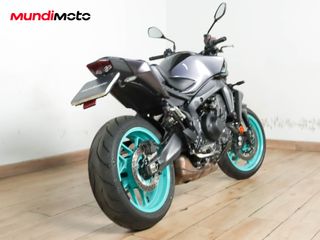 YAMAHA MT 09