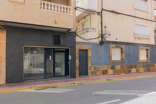 Local comercial en venta en Torrelamata - La Mata en Torrevieja