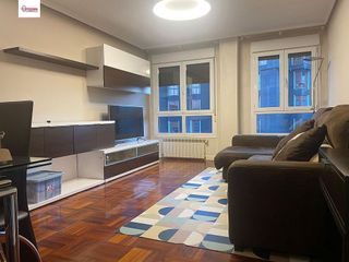 Piso en alquiler en Plaza España - Villa Pilar - Reyes Católicos - Vadillos en Burgos