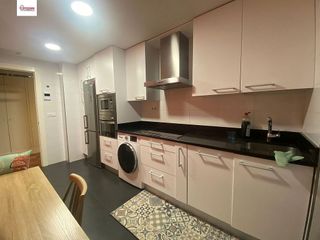 Piso en alquiler en Plaza España - Villa Pilar - Reyes Católicos - Vadillos en Burgos