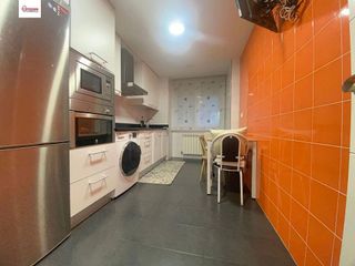 Piso en alquiler en Plaza España - Villa Pilar - Reyes Católicos - Vadillos en Burgos