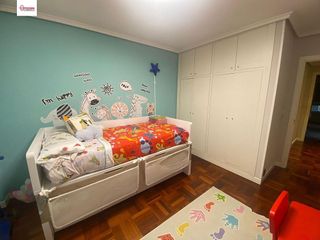 Piso en alquiler en Plaza España - Villa Pilar - Reyes Católicos - Vadillos en Burgos