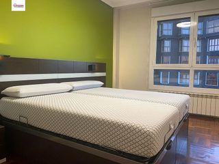 Piso en alquiler en Plaza España - Villa Pilar - Reyes Católicos - Vadillos en Burgos