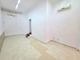 Local comercial en venta en Collblanc en Hospitalet de Llobregat, L´