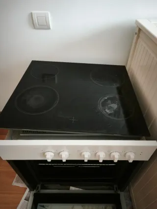 Horno y Vitrocerámica BEKO Blanco