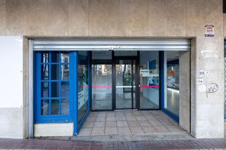 Local comercial en venta en Cervantes en Granada