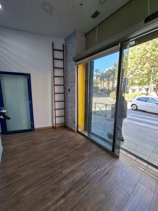Local comercial en alquiler en Zona Avenida al Vedat en Torrent