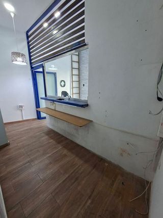 Local comercial en alquiler en Zona Avenida al Vedat en Torrent