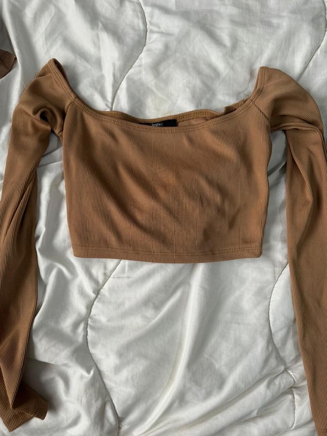 Top Bershka manga larga marrón XS
