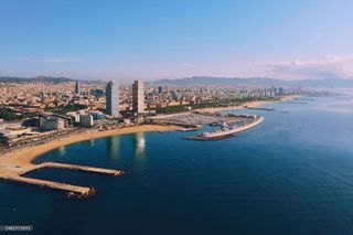 Local comercial en alquiler en La Nova Esquerra de l'Eixample en Barcelona