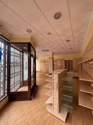 Local comercial en venta en Valdepeñas