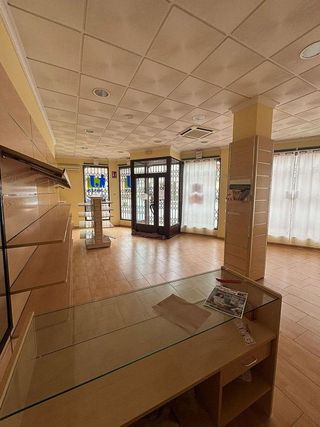 Local comercial en venta en Valdepeñas