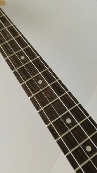 Ukelele barítono Makala