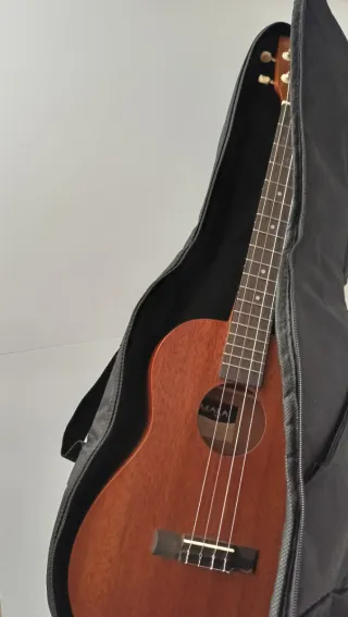 Ukelele barítono Makala
