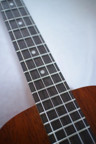 Ukelele barítono Makala