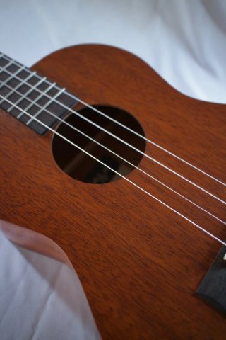 Ukelele barítono Makala