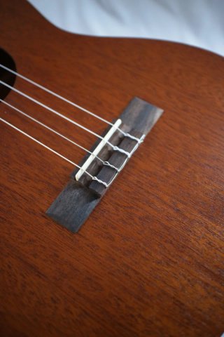 Ukelele barítono Makala