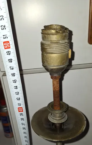 Candelabro antiguo de metal