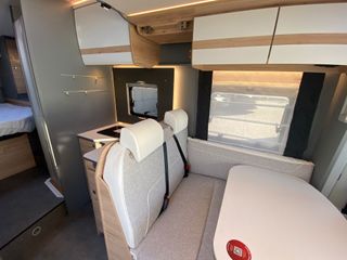 Alquiler Autocaravana Dethleffs T 7052 DBM