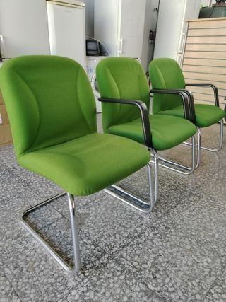 3 SILLAS DE RECEPCION