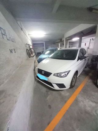 Garaje en venta en Artigas - Llefià en Badalona