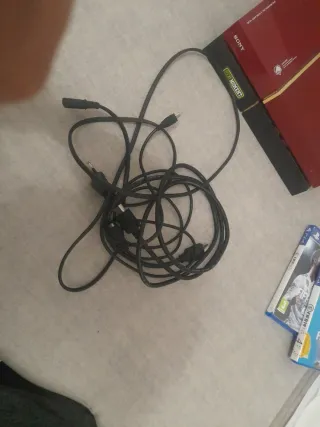 PS4 Edición Especial Roja + 2 Mandos