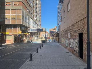 Local comercial en alquiler en Pajaritos - Plaza de Toros en Granada