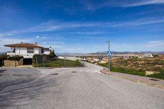 Terreno en venta en Zubia (La)