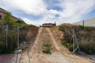 Terreno en venta en Zubia (La)