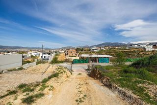 Terreno en venta en Zubia (La)